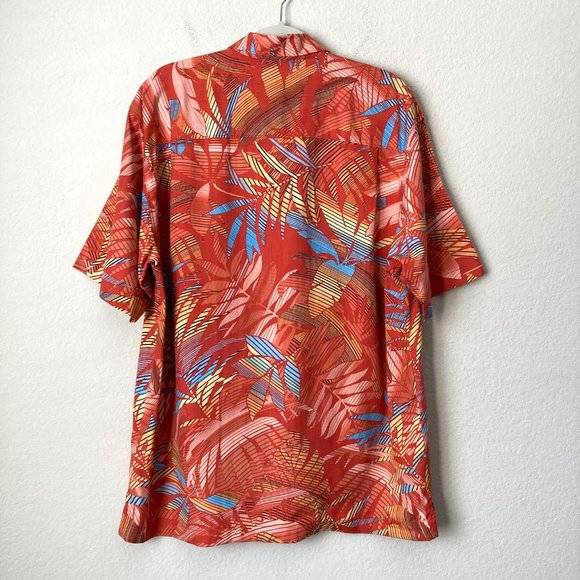 Tommy Bahama 100% Silk Tropical Print Hawaiian Button Down Shirt - Picture 4 of 12